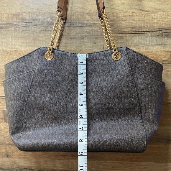 Michael Kors Jet Set Travel Chain Shoulder Tote - Picture 5 of 14